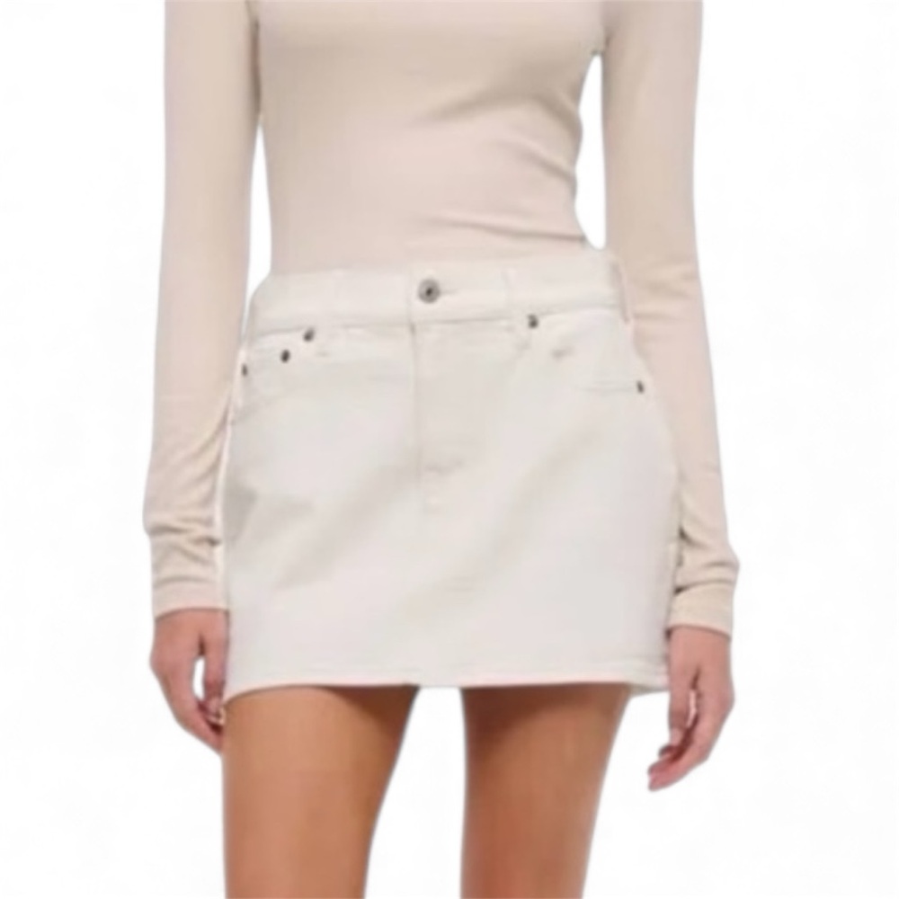 Abercrombie & Fitch Mid-Rise White Denim Mini Skirt Size 28 (M)